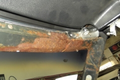161 rust at windshield header