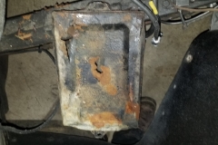 164 battery tray is rusted