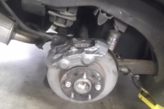 169 RR caliper, hose, and pads installed