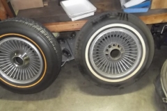163 spare tire is knock off with white wall - no air in tire