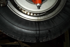 213 LF wheel leaking brake fluid