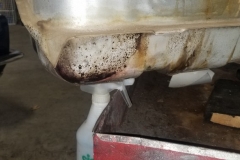 150 evidence of leak at side of tank