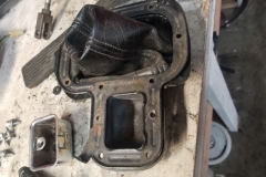 490 shift boot and retainer removed